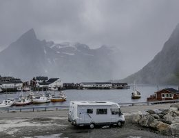 do kampera. podróż poślubna